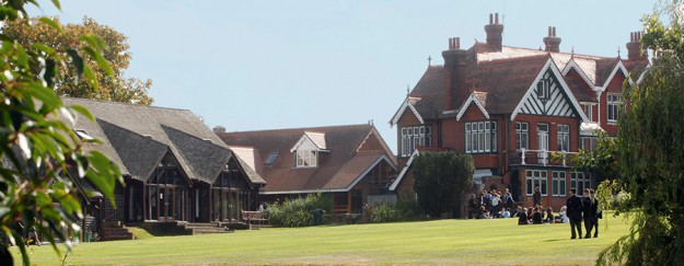 Heinemann internationale Schulberatung – Schulgebaeude der Bedes School