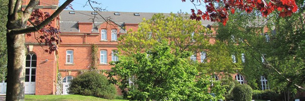 Trinity-School_900x300_web Heinemann internationale Schulberatung – Hauptgebäude von Trinity School